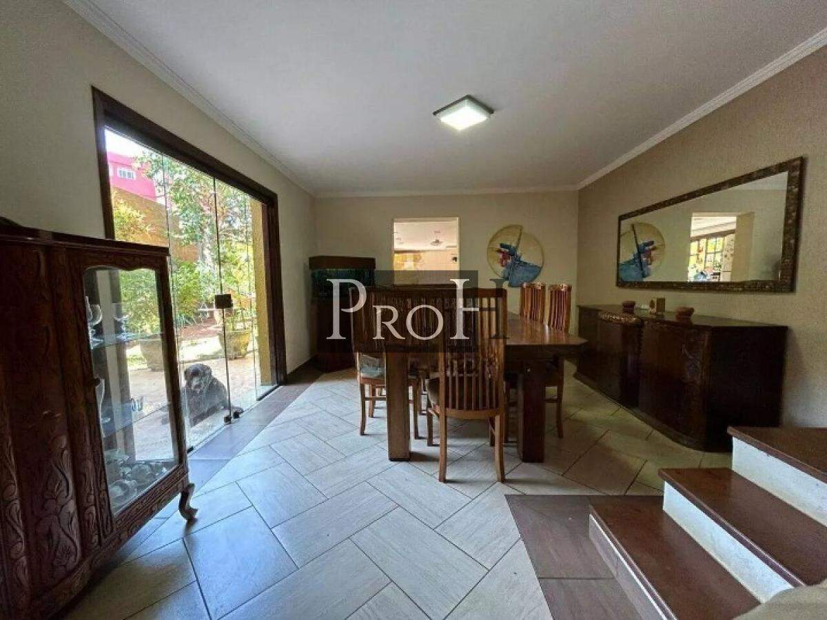 Sobrado, 3 quartos, 302 m² - Foto 2