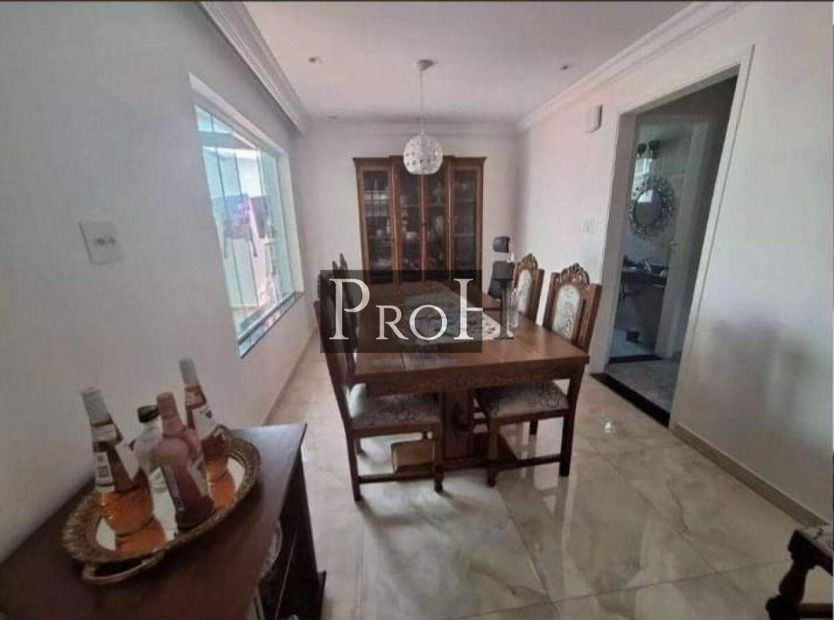 Casa, 3 quartos, 216 m² - Foto 2