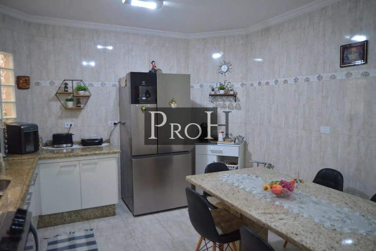 Casa, 3 quartos, 250 m² - Foto 26