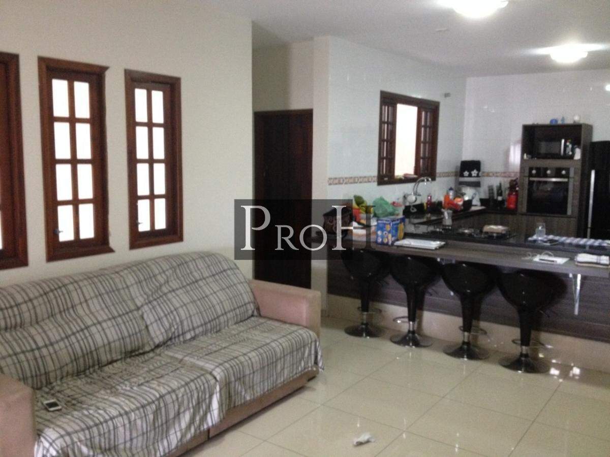 Sobrado à venda com 2 quartos, 240m² - Foto 1