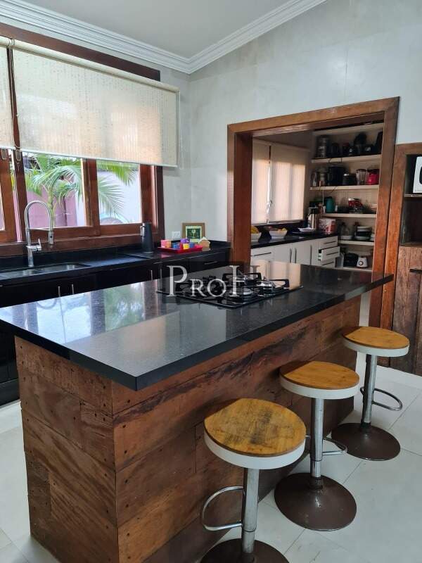 Casa à venda com 4 quartos, 680m² - Foto 25