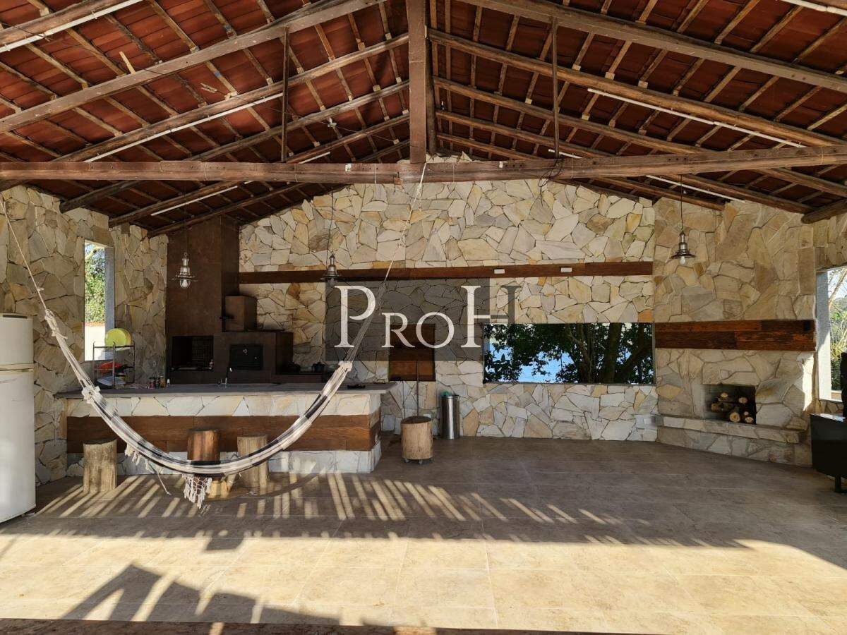 Casa à venda com 4 quartos, 680m² - Foto 4
