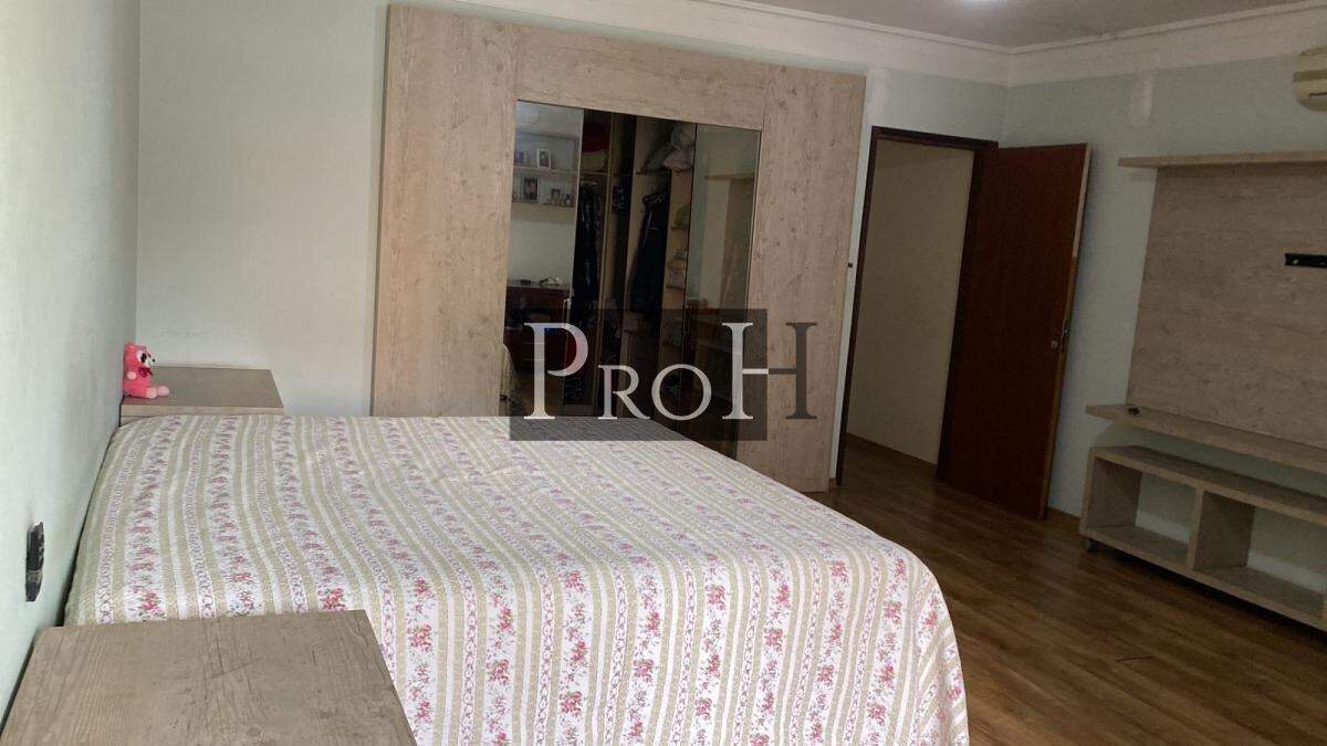 Sobrado à venda com 4 quartos, 200m² - Foto 18