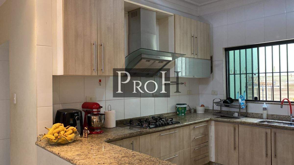 Sobrado à venda com 4 quartos, 200m² - Foto 22