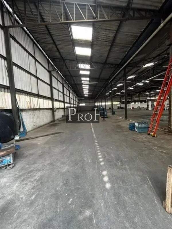 Depósito-Galpão-Armazém à venda, 3700m² - Foto 1