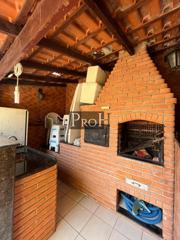 Sobrado, 3 quartos, 219 m² - Foto 2