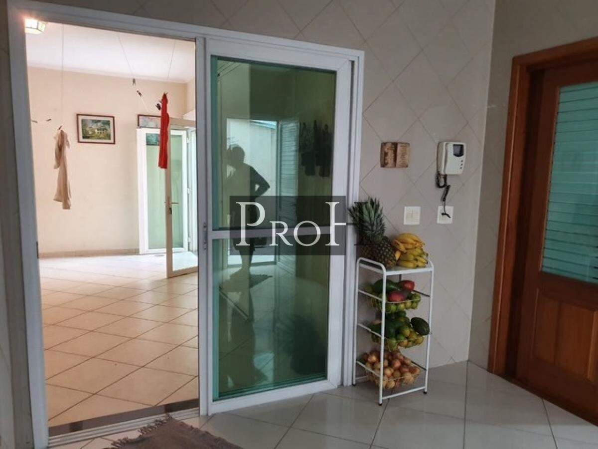 Casa à venda com 3 quartos, 310m² - Foto 9