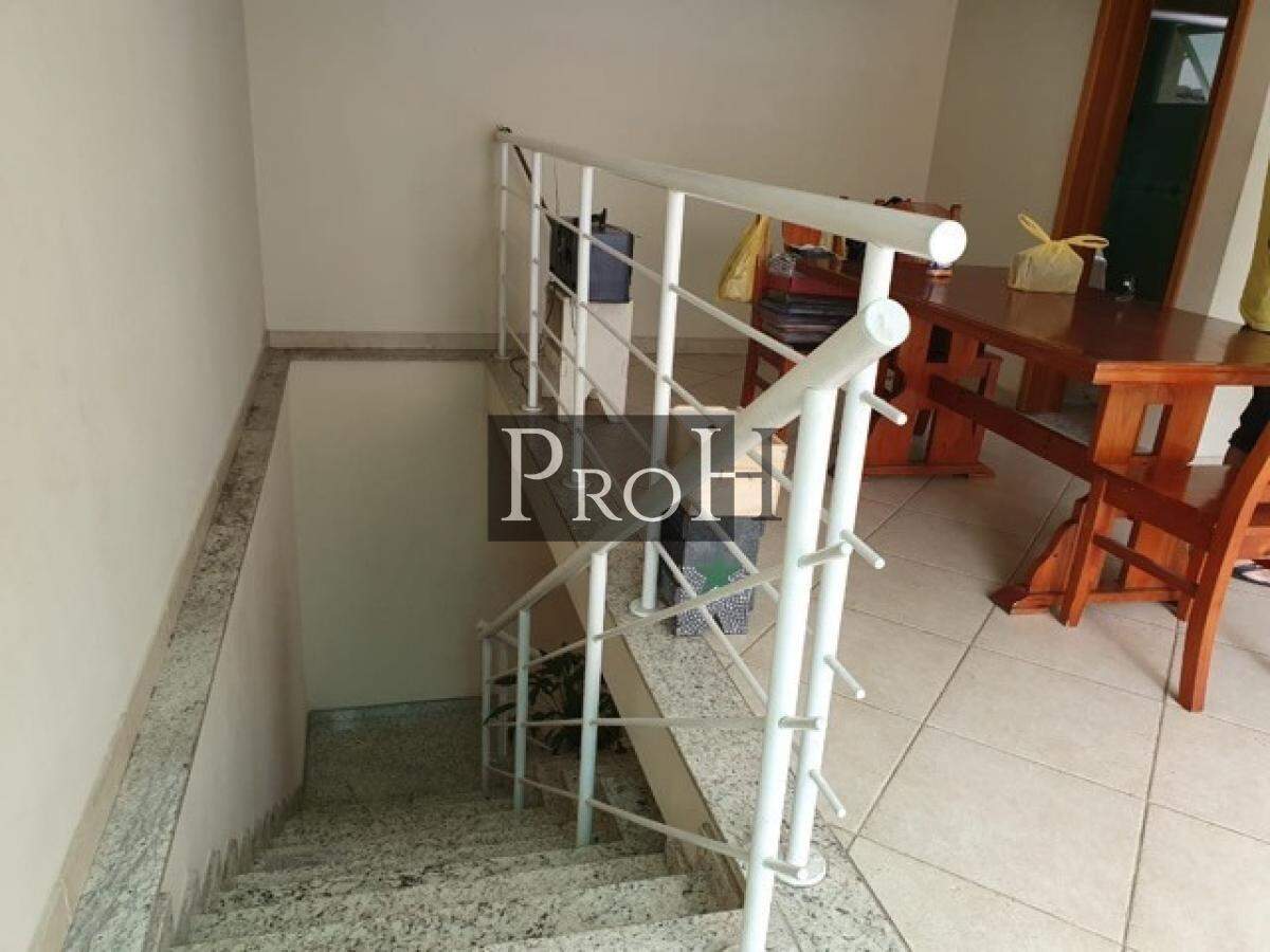 Casa à venda com 3 quartos, 310m² - Foto 18