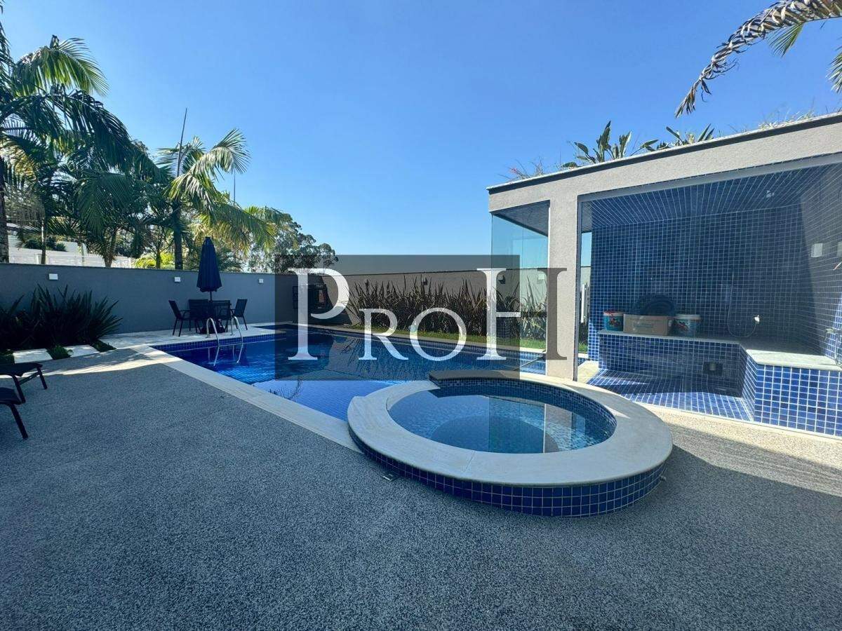 Casa de Condomínio à venda com 4 quartos, 548m² - Foto 3