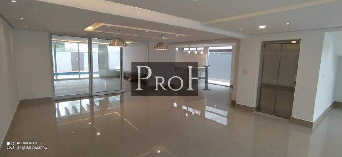 Sobrado à venda com 5 quartos, 572m² - Foto 1
