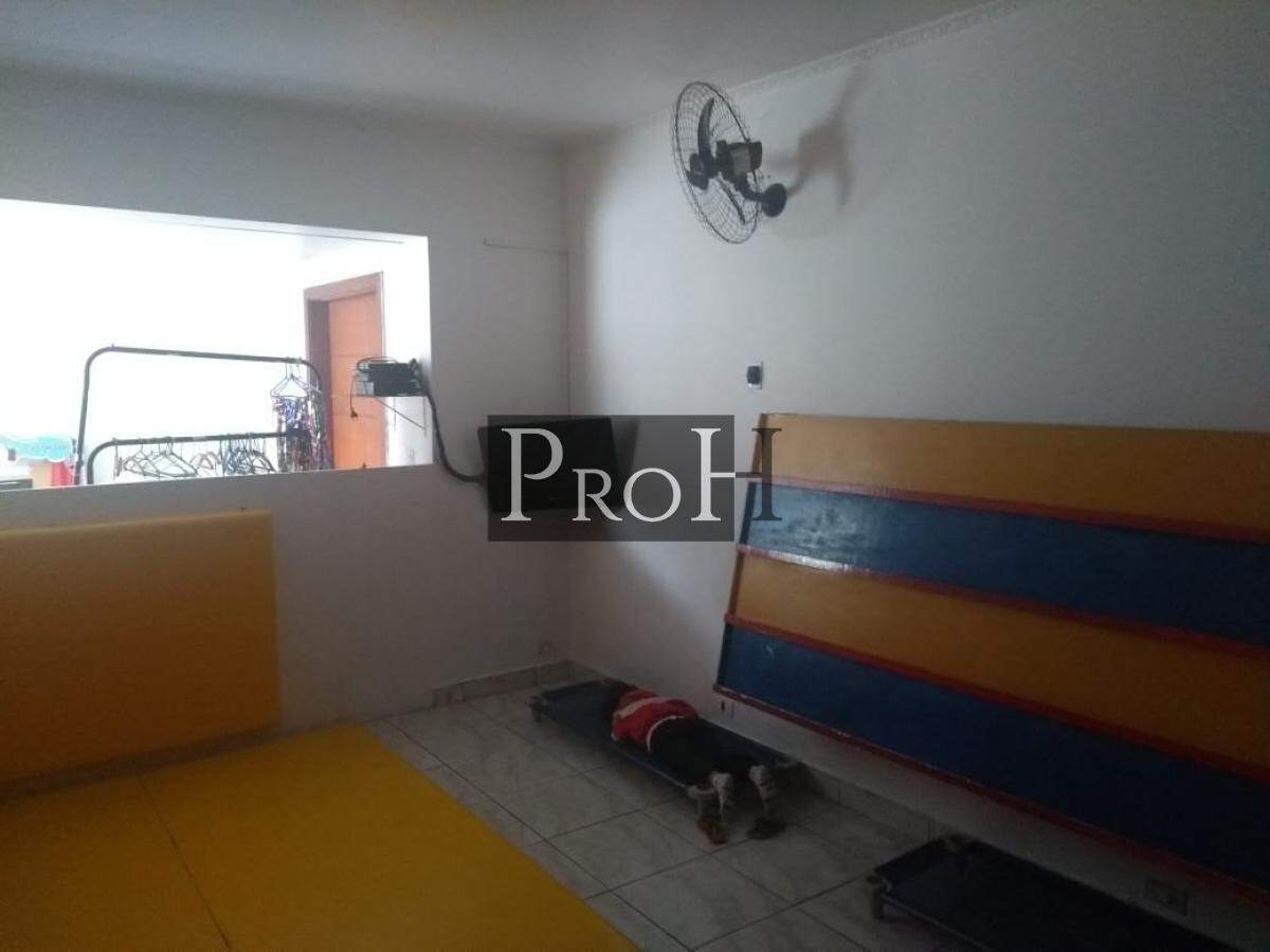 Casa à venda com 4 quartos, 319m² - Foto 2