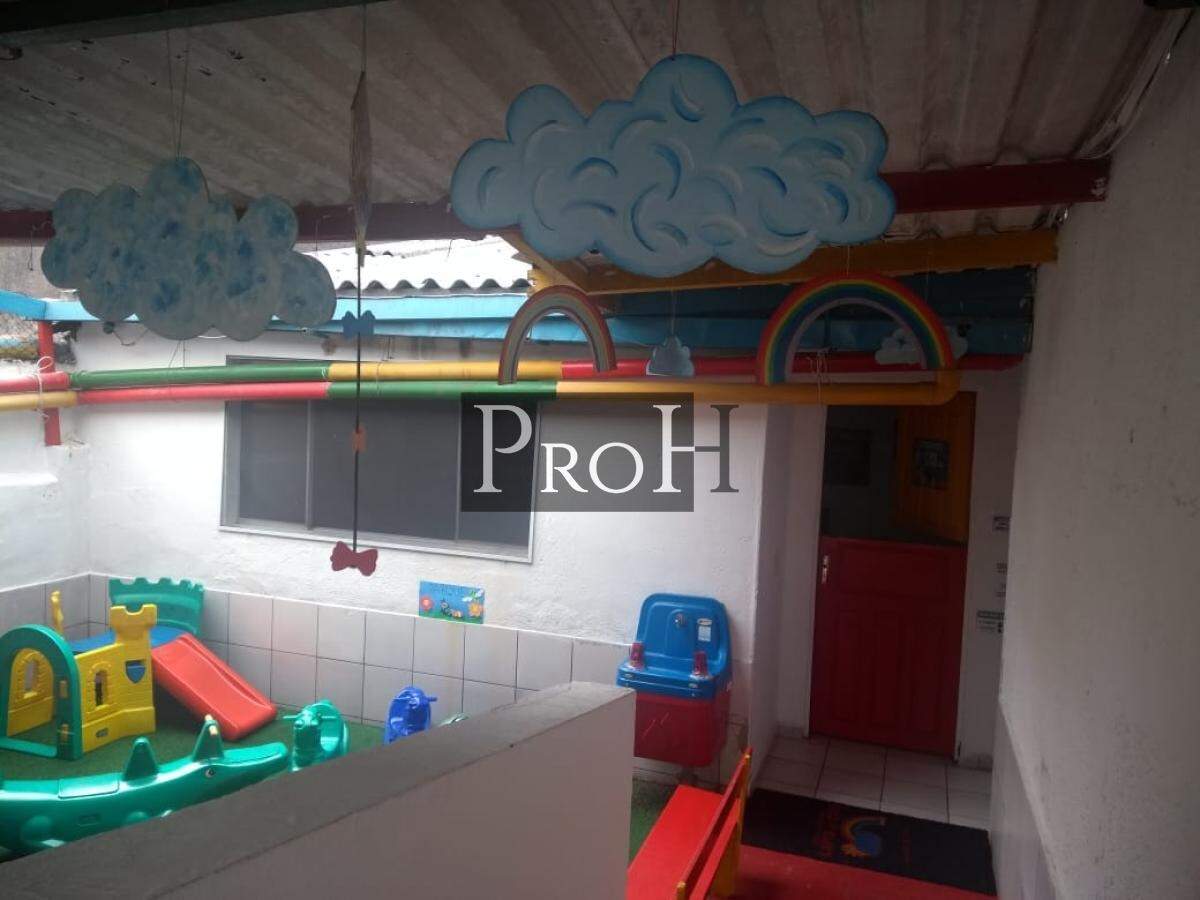 Casa à venda com 4 quartos, 319m² - Foto 3