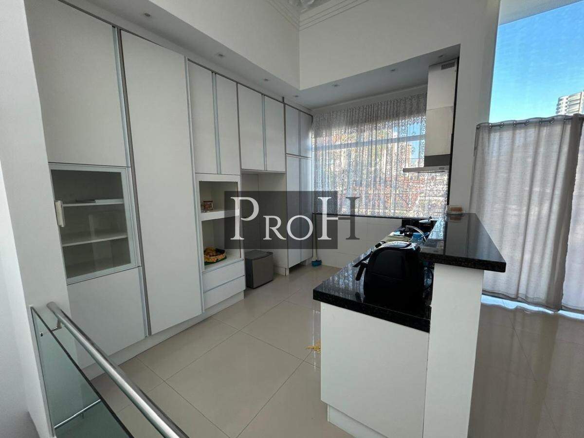 Sobrado à venda com 2 quartos, 250m² - Foto 9