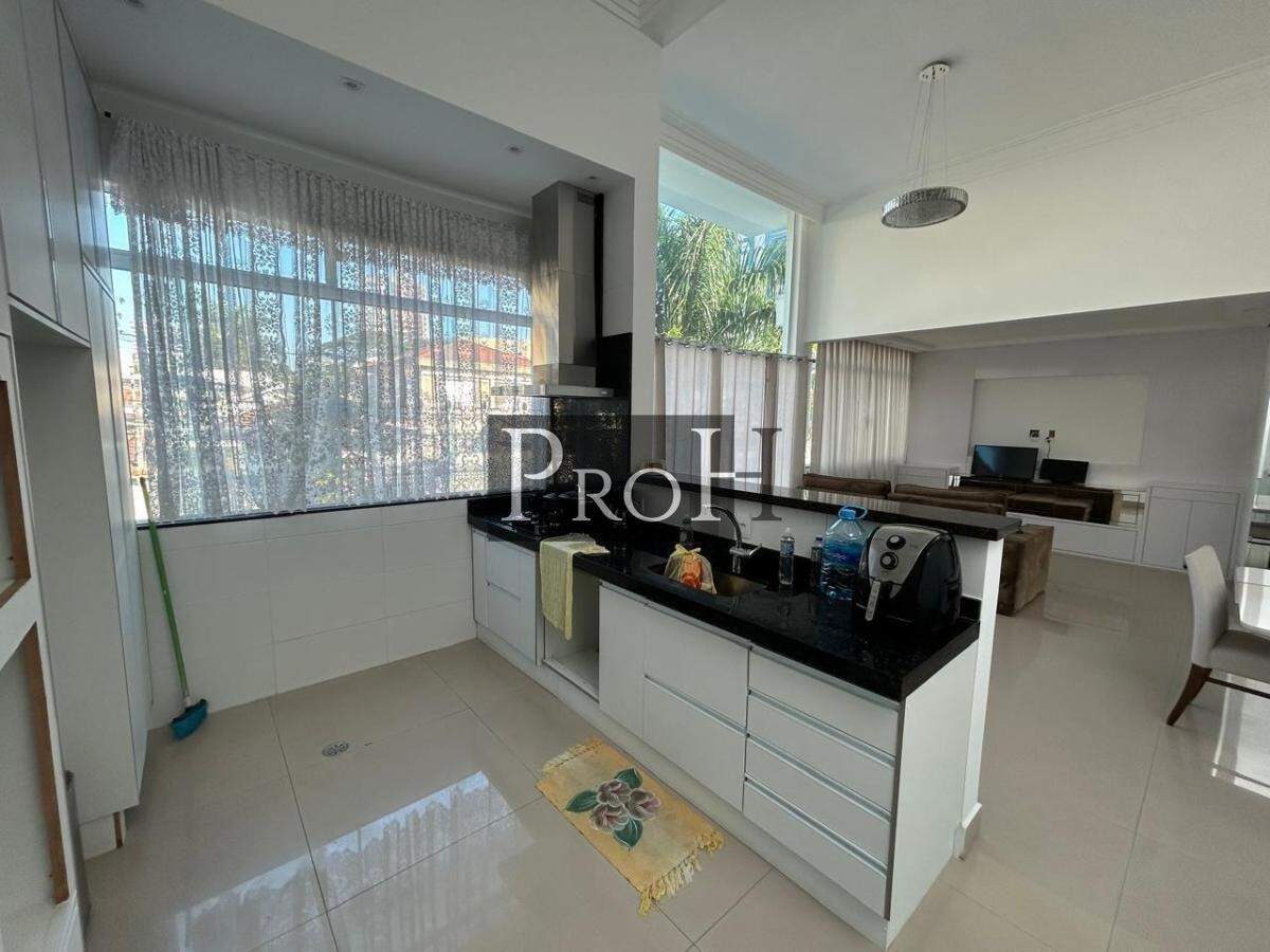 Sobrado à venda com 2 quartos, 250m² - Foto 10