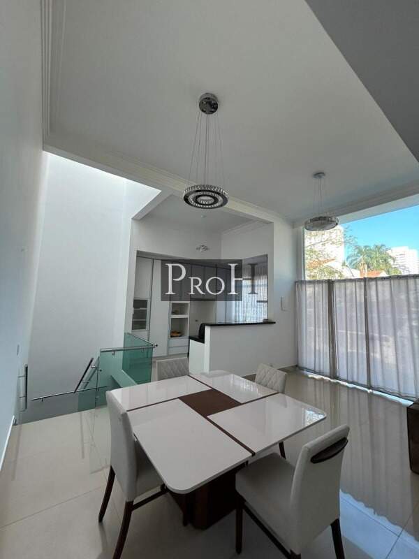 Sobrado à venda com 2 quartos, 250m² - Foto 4