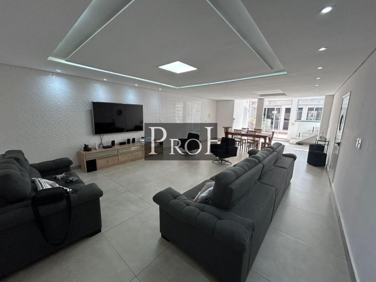 Sobrado, 3 quartos, 428 m² - Foto 1