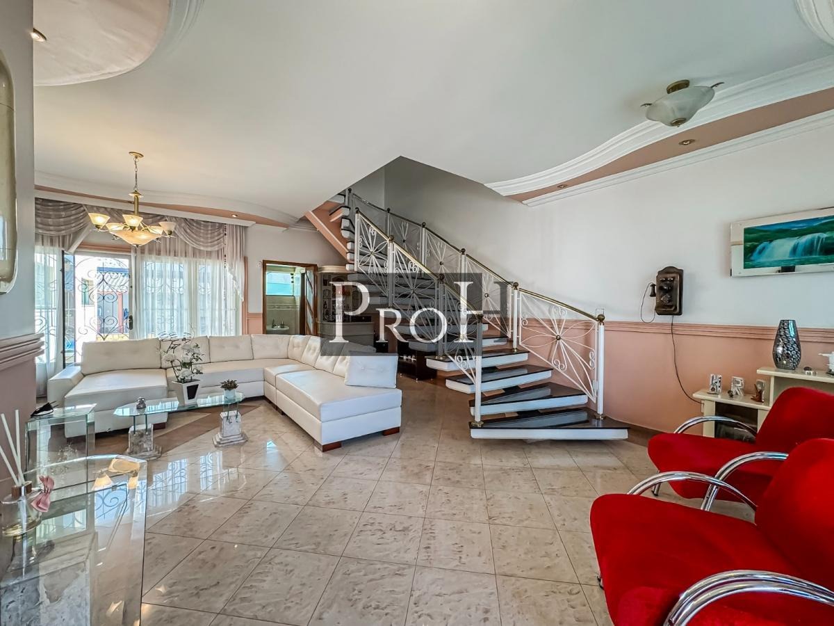 Sobrado, 3 quartos, 450 m² - Foto 1