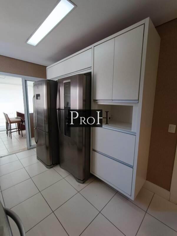 Apartamento à venda com 3 quartos, 198m² - Foto 13