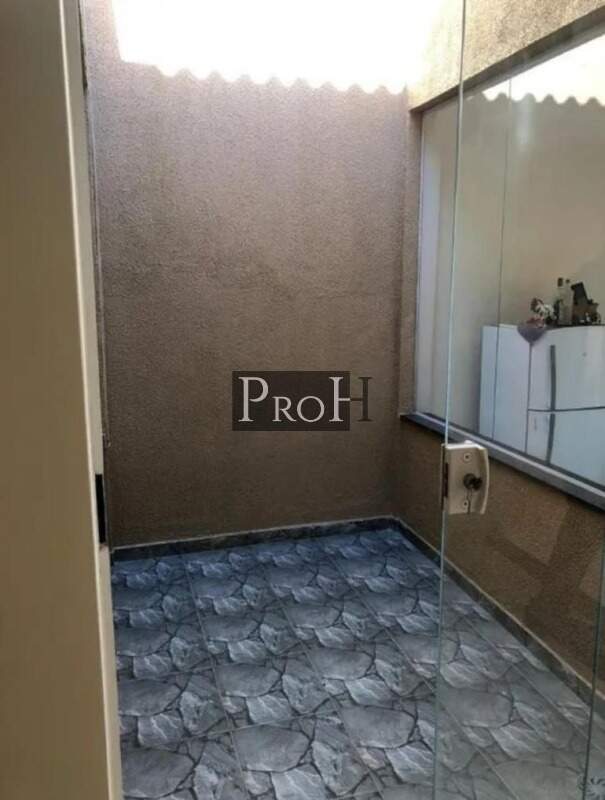 Casa à venda com 2 quartos, 109m² - Foto 3