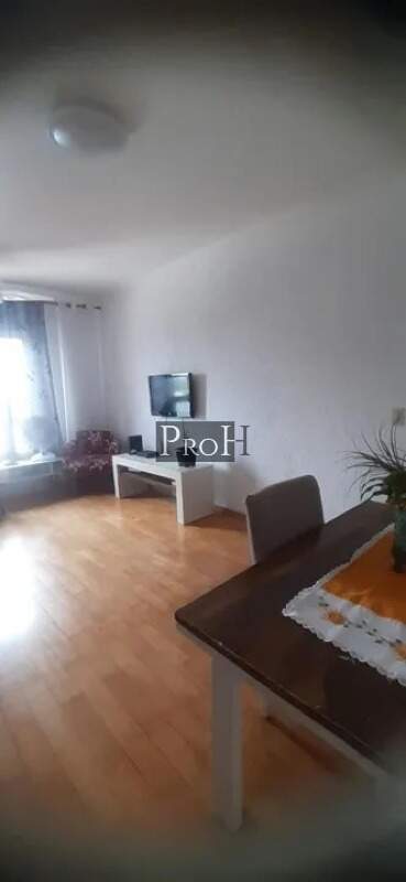 Apartamento à venda com 2 quartos, 70m² - Foto 2