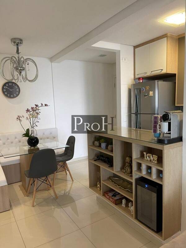 Apartamento à venda com 2 quartos, 66m² - Foto 2