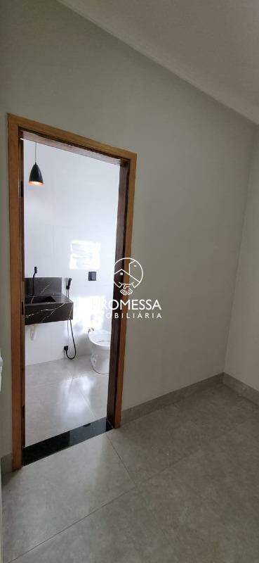 Casa à venda com 2 quartos, 70m² - Foto 14