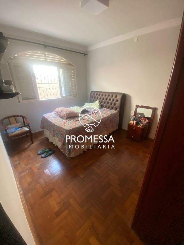 Casa à venda com 3 quartos, 164m² - Foto 18