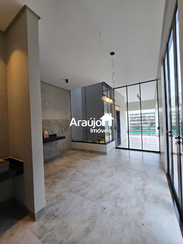 Sobrado à venda no Plano Diretor Sul: 