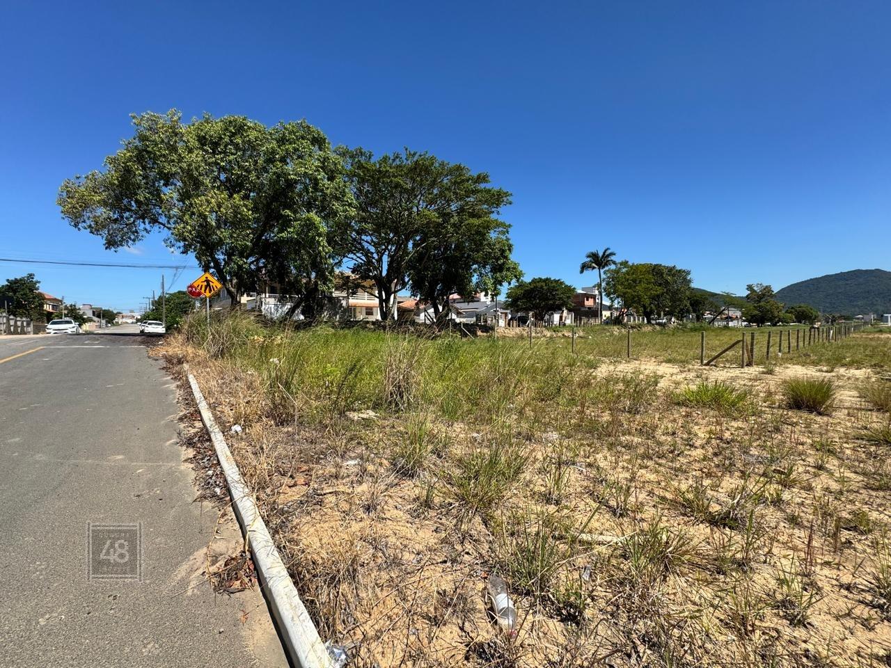 Terreno à venda no Humaitá de Cima: 