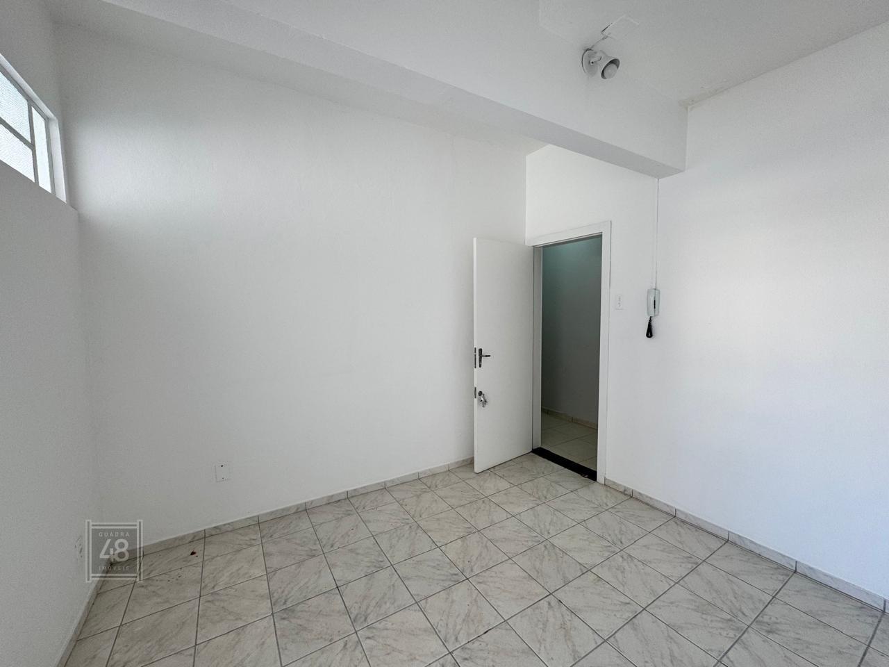 Sala à venda no Centro: 