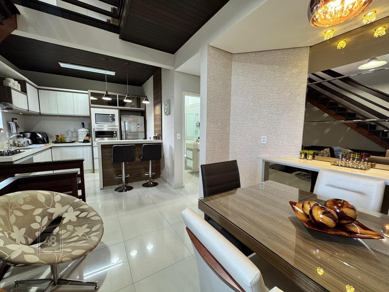 Casa Geminada à venda no Centro: 