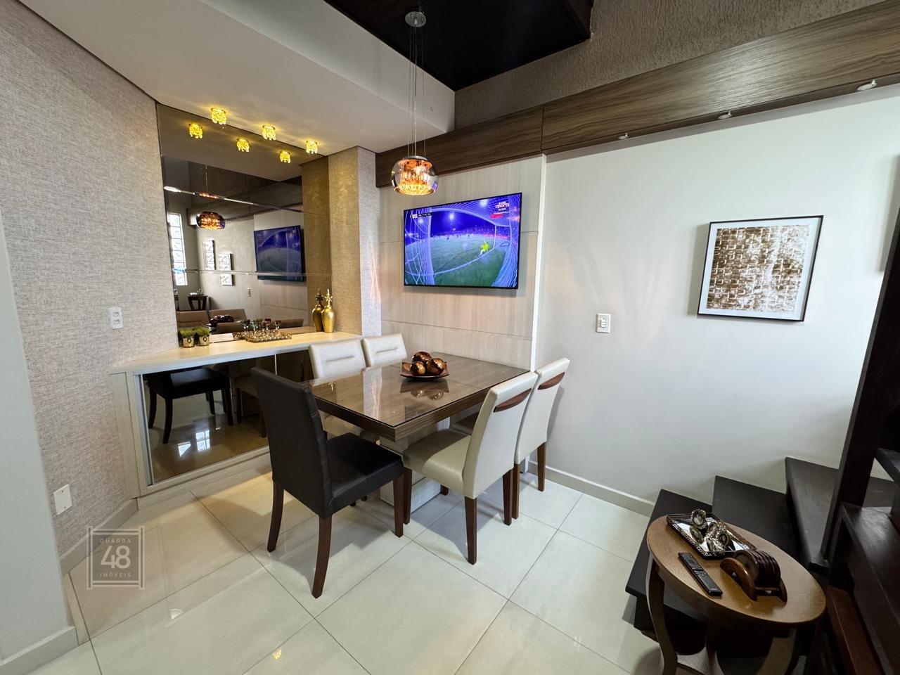 Casa Geminada à venda no Centro: 