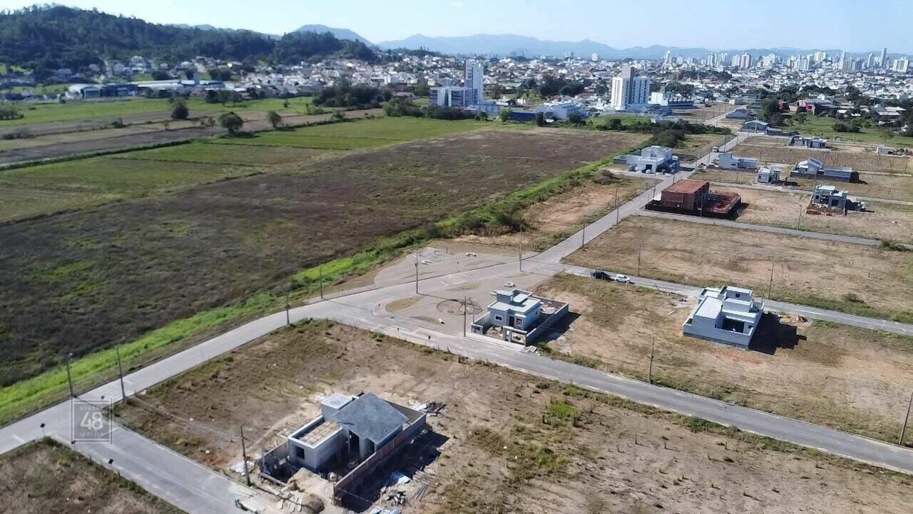 Terreno à venda no Monte Castelo: 