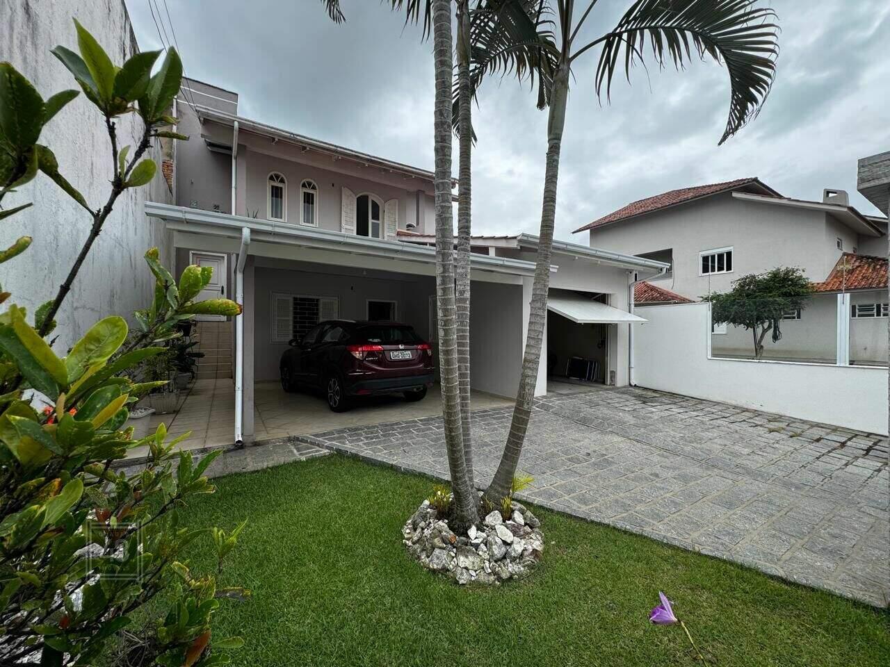 Casa à venda no Oficinas: 