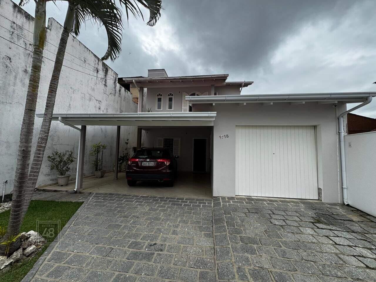 Casa à venda no Oficinas: 