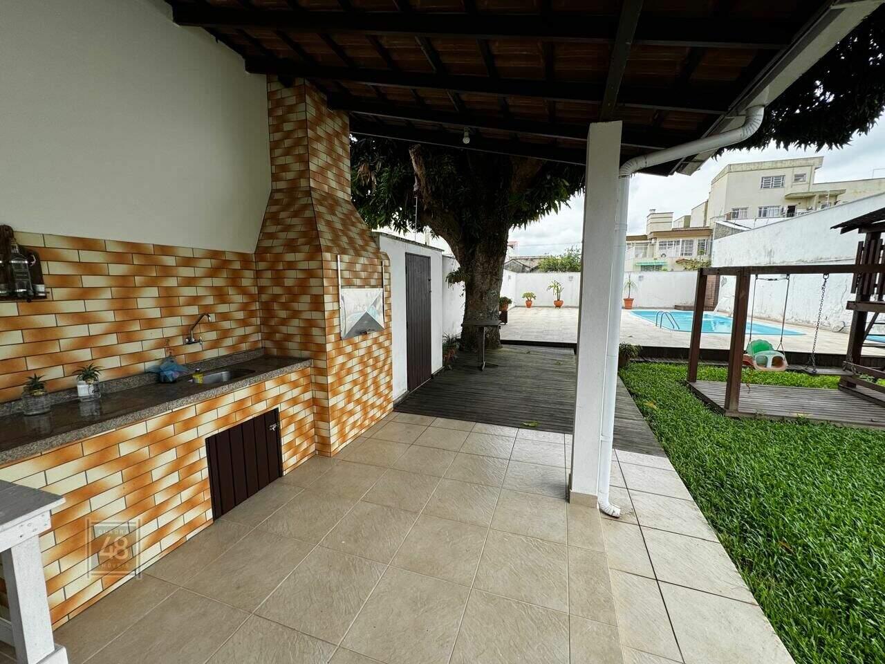 Casa à venda no Oficinas: 