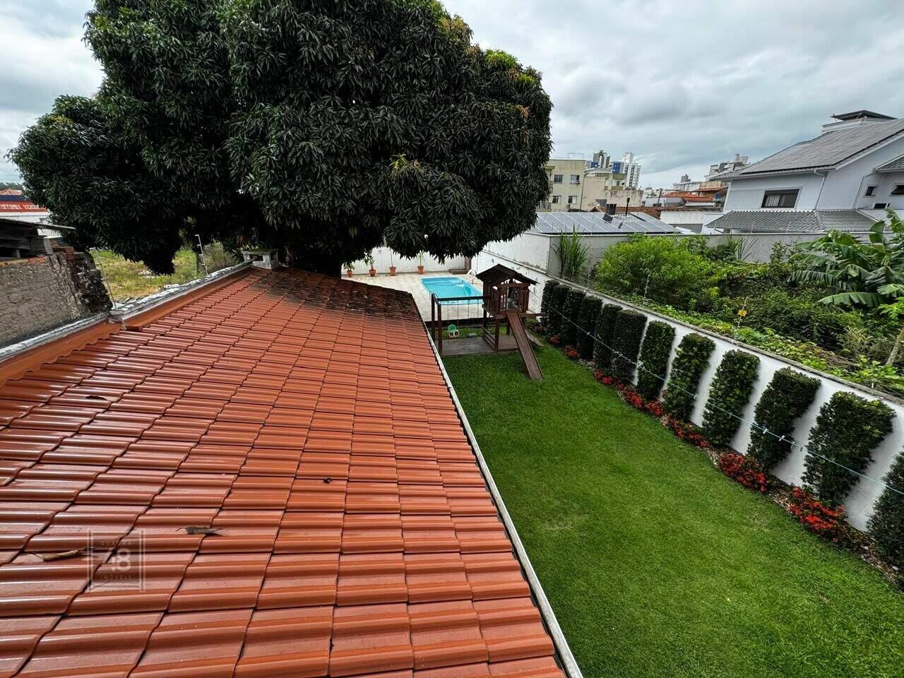 Casa à venda no Oficinas: 