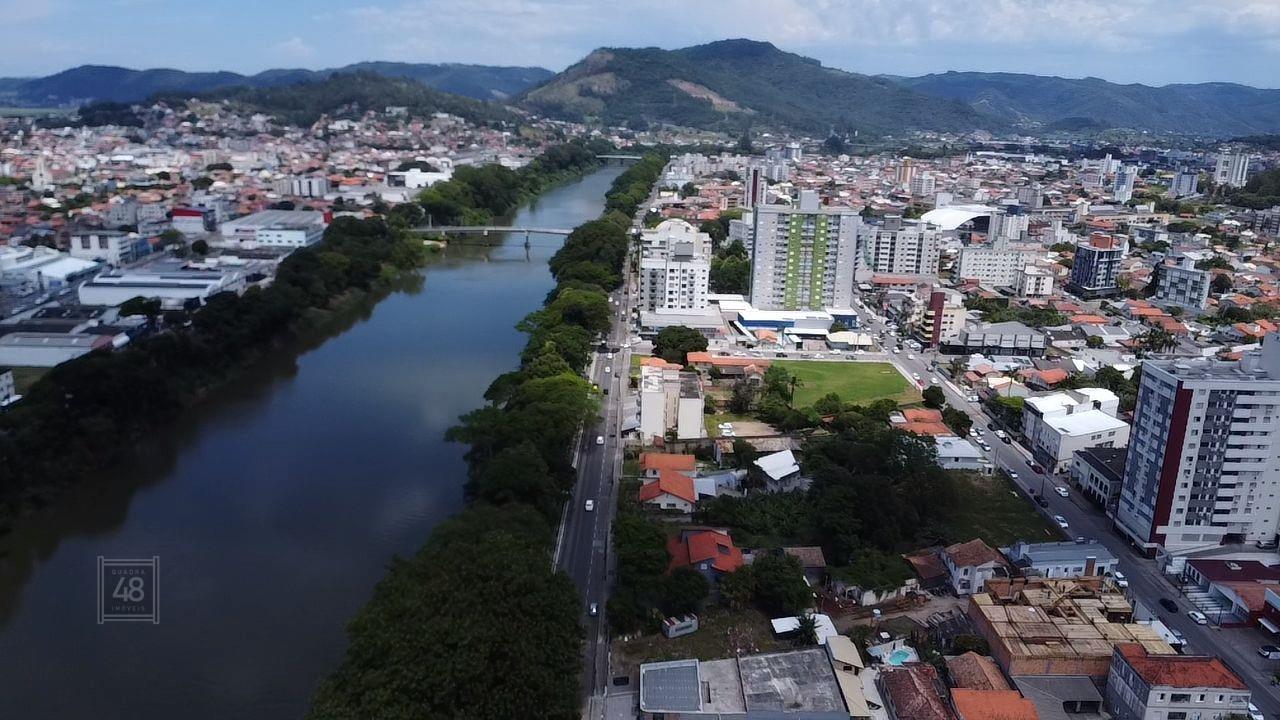 Terreno à venda no Centro: 