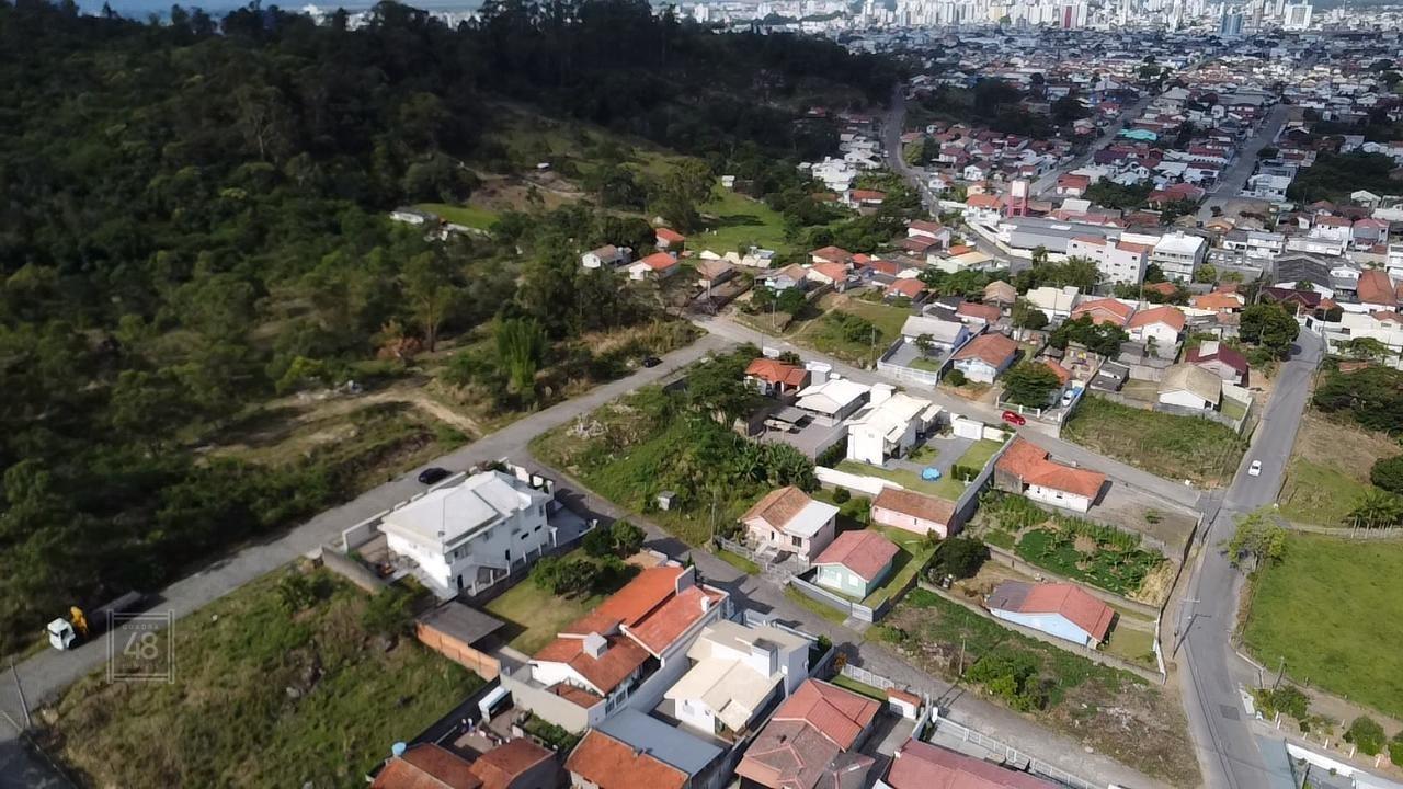 Terreno à venda no Monte Castelo: 