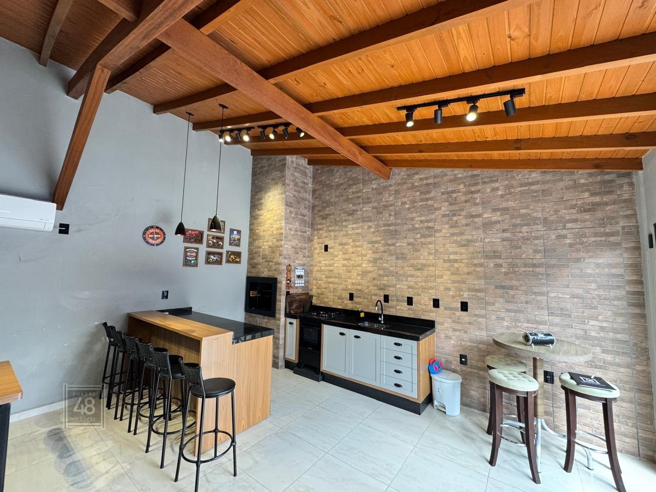 Casa à venda no Humaitá: 