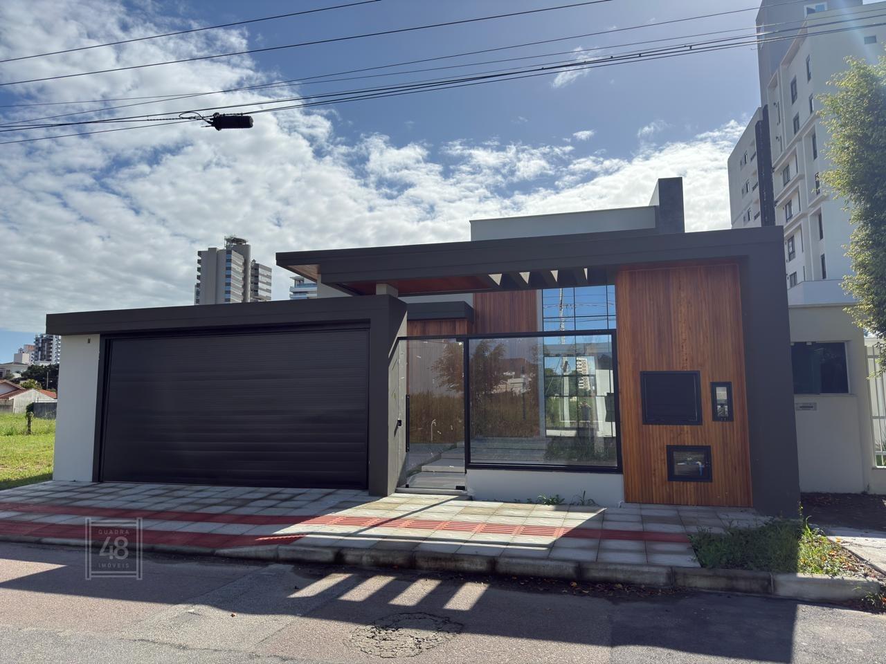 Casa à venda no Centro: 