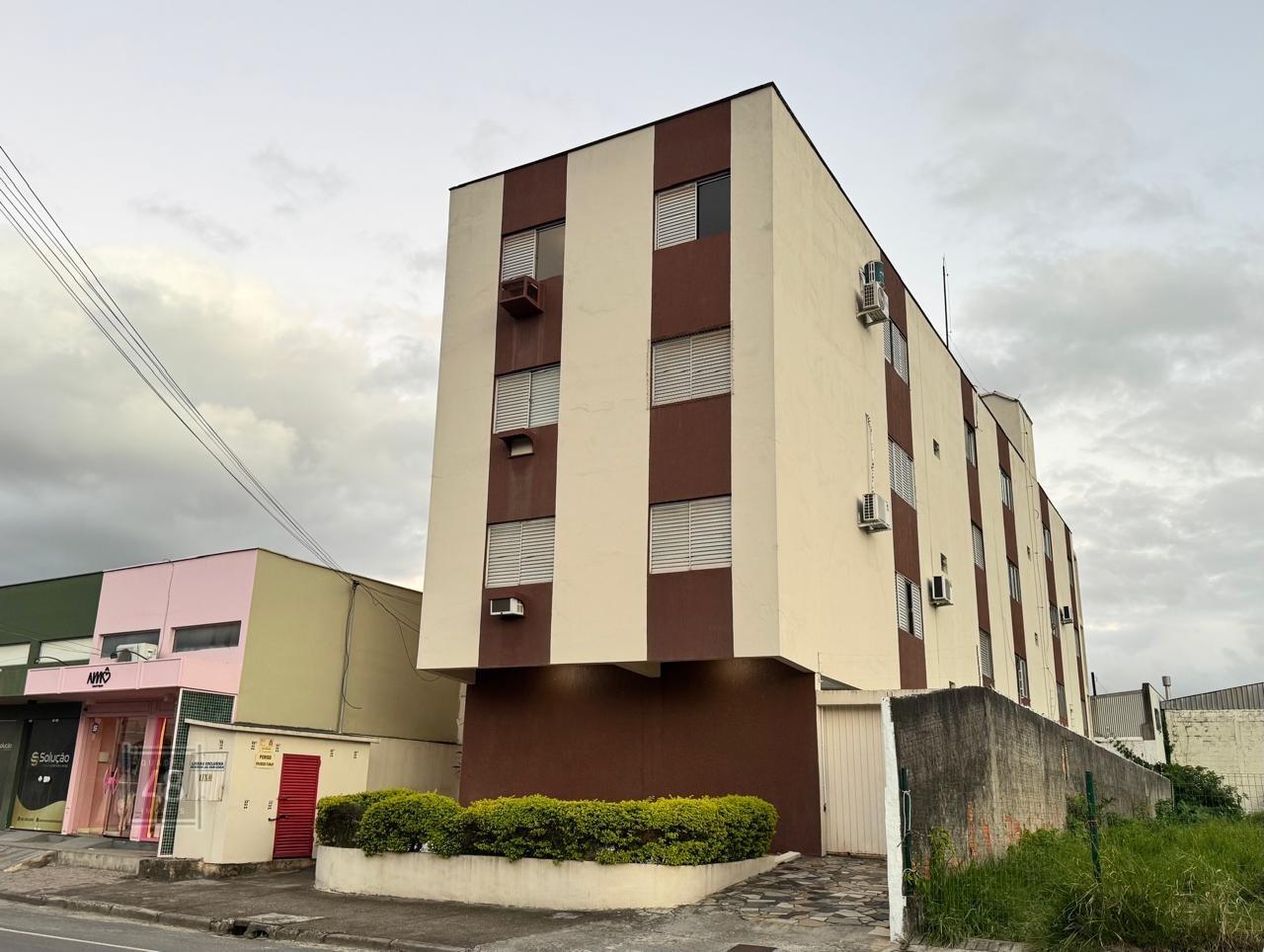 Apartamento à venda no Revoredo: 