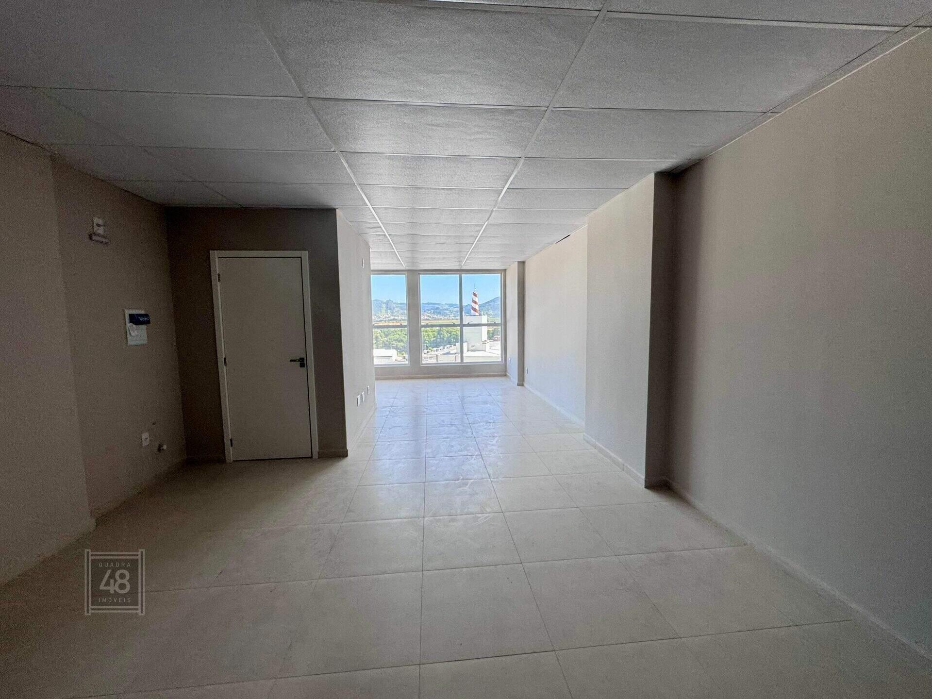 Sala à venda no Centro: 