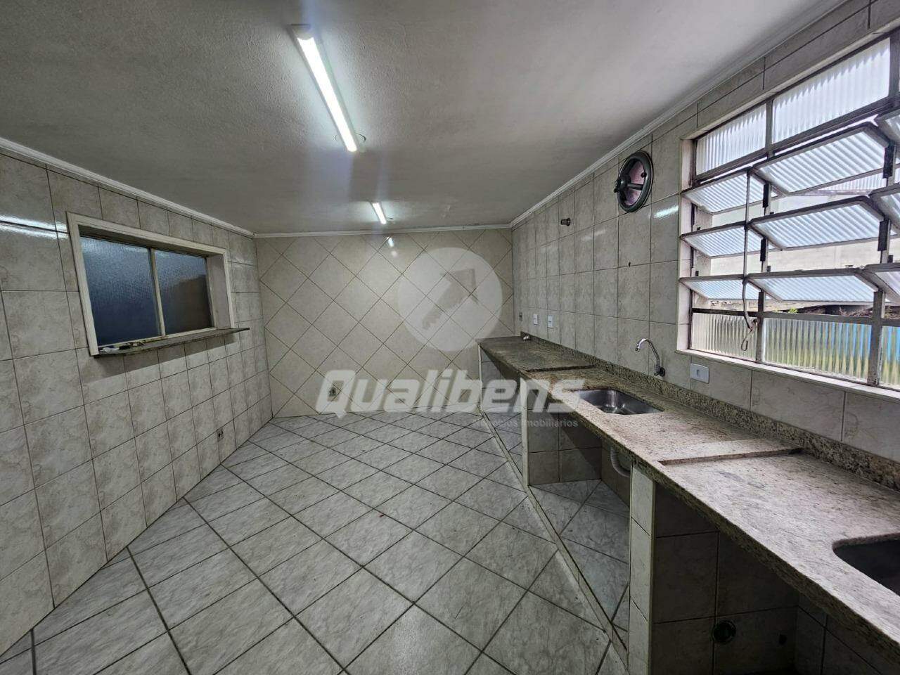 Prédio à venda no Matriz: 