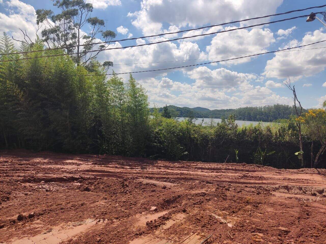 Terreno à venda no Sítio do Francês: 