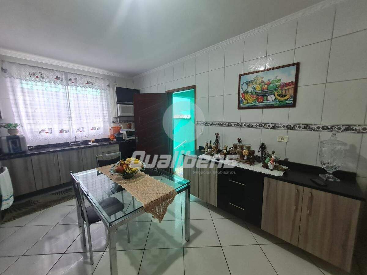 Sobrado à venda no Jardim Aracy: 