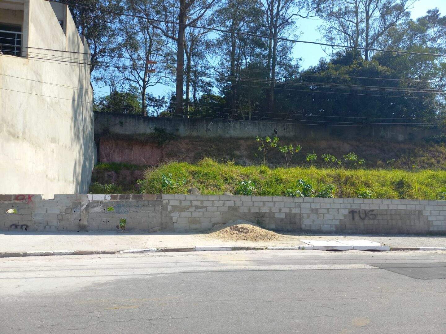 Terreno à venda no Jardim Guapituba: 