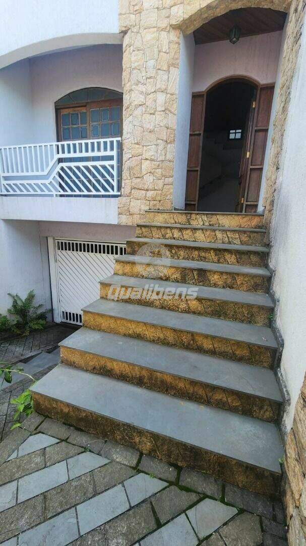 Sobrado à venda no Jardim Guapituba: 