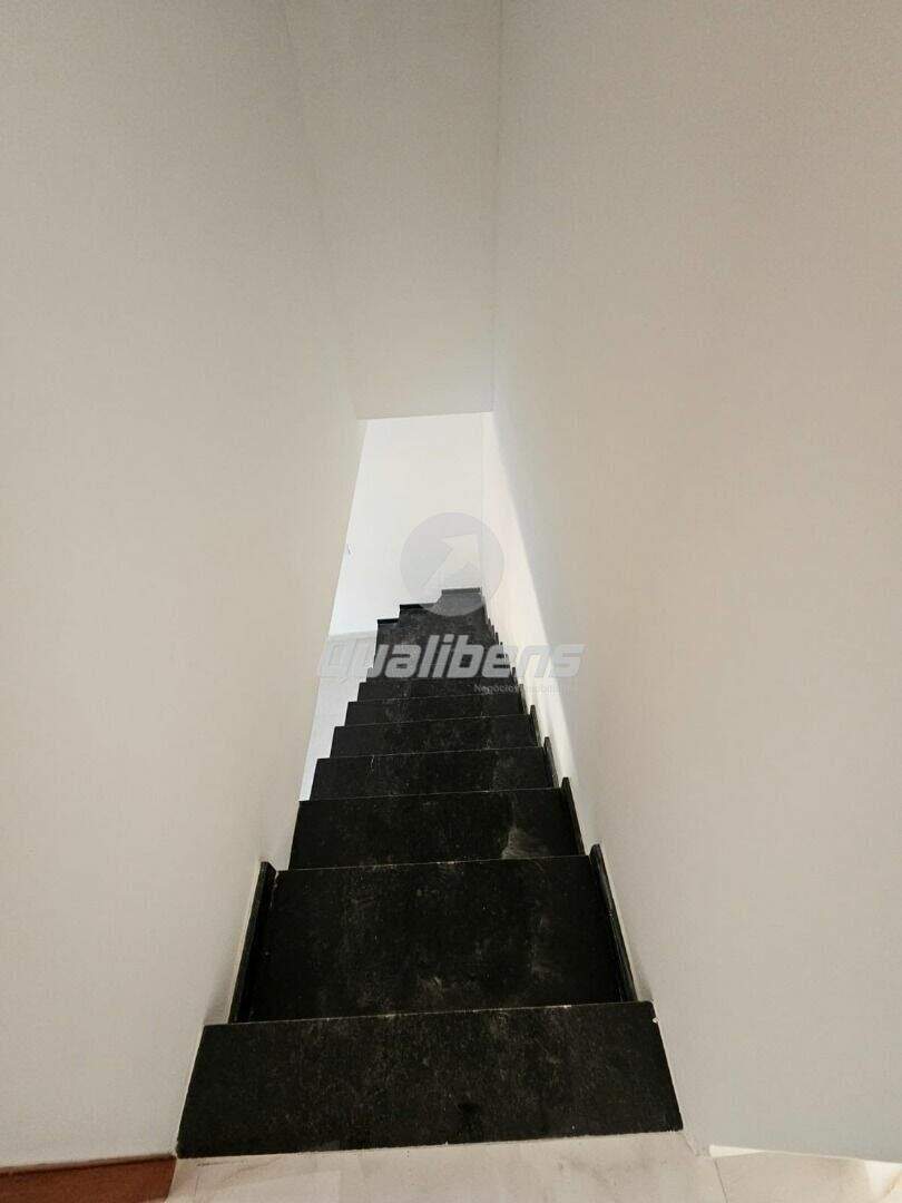 Sobrado à venda no Vila Assis Brasil: 