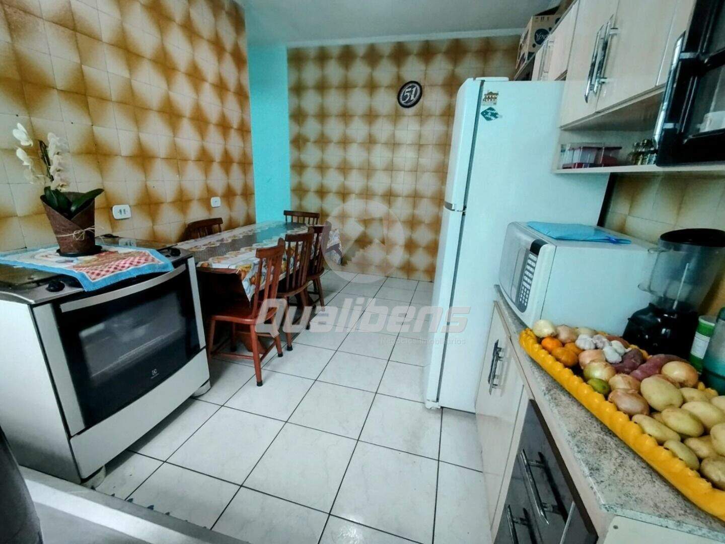 Casa à venda no Jardim Guapituba: 